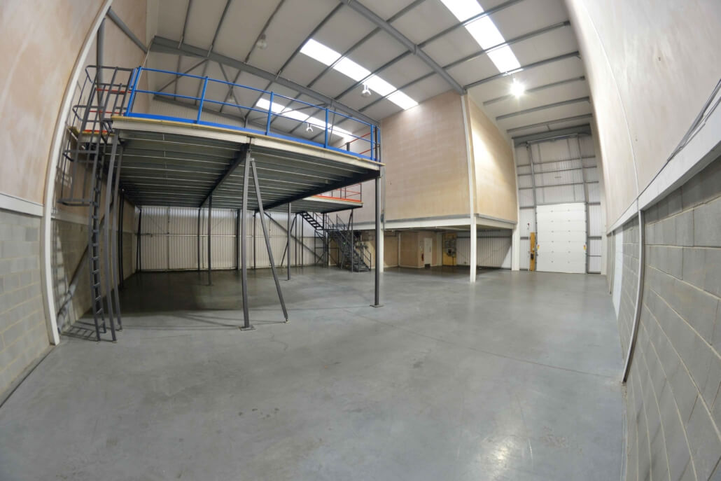 fisheye-image-of-warehouse-mezzanine